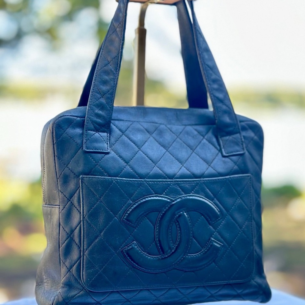 Chanel black Quilted Leather bowler hand Bag